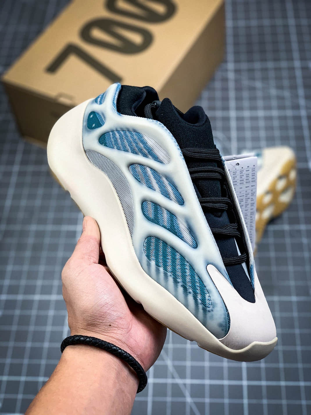 Yeezy 700 V3 